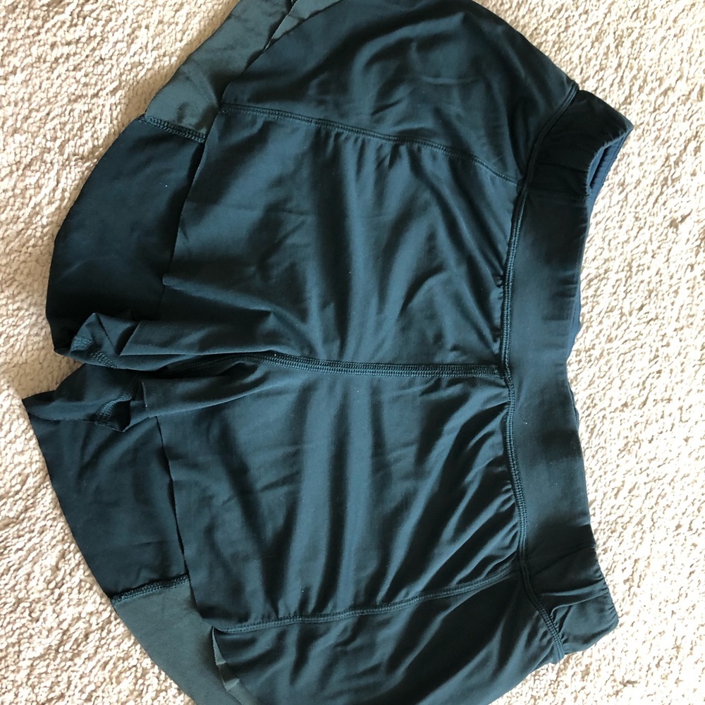 Turquoise size 6 flowy lulu shorts!